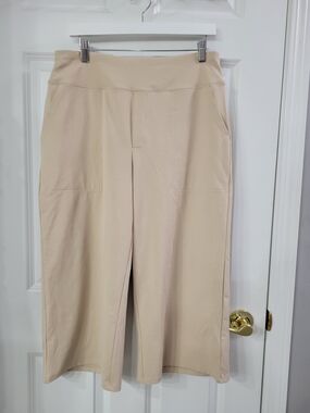 G4free Pull-On Wide-Leg Capris in Light Beige